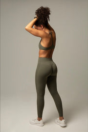 Rückenansicht aniri SculptAir Leggings in Khaki mit High-Waist Bund
