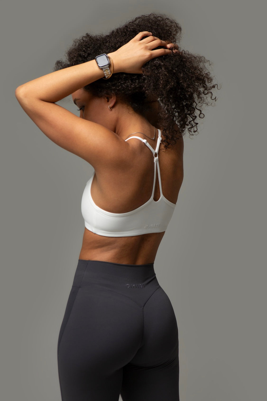 Rückansicht aniri SculptAir Pure Bra in Weiß – Racerback mit schmalem Trägerdetail